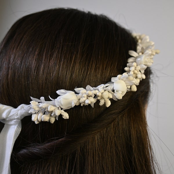 White flower crown with roses buds,Communion floral crown,Flower girl headband,Bridal floral headpiece,Crown for photoshoot