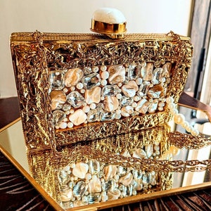 PEARL Bag, Schmetterlingstasche, SQUARE HANDBAG, goldene lange Ketten-Messing-Clutch für Hochzeit und kleine Accessoires wie Schlüssel Mobiles