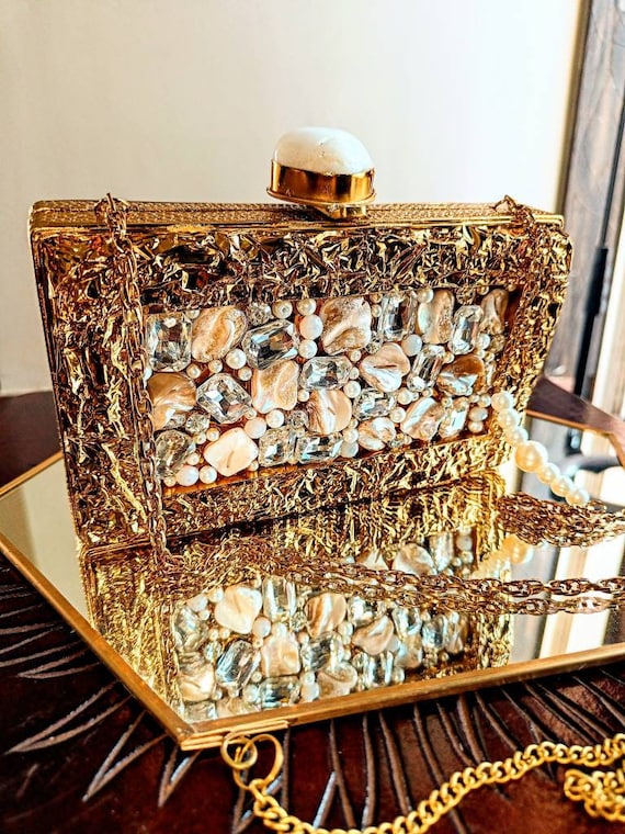 Bolso PEARL Bolso Mariposa BOLSO CUADRADO Clutch de mujer con cadena larga de laton dorado para boda y pequenos complementos como llaves moviles Etsy Espana