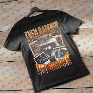 Camiseta vintage Even Baddies Get Saddies Raccoon, gráfico Homage Retro 90s, presente ideal para entusiastas de meme
