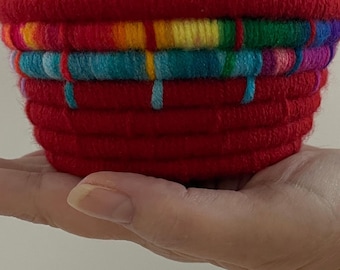 Cesto rosso / Cesto molto piccolo / Cesto rosso piccolo / Cesti colorati piccoli / Cesti regalo piccoli / Cesti di corda piccoli / Cesti intrecciati piccoli