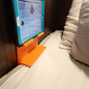 RV bunk tablet holder