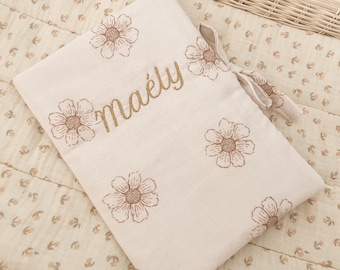 Personalized baby health record book cover – Embroidered name – Baby accessory – Newborn gift – Double gauze baby health record book cover