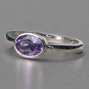 Oval Genuine Amethyst Dainty Silver Ring- Purple Amethyst Stackable Ring- Purple Gemstone Bezel Ring- Minimalist Simple Ring Jewellery Gifts