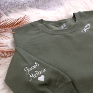 Individuel besticktes Mama Sweatshirt mit Kindernamen, personalisiertes Mom Sweatshirt, Minimalist Momma Sweater, Muttertagsgeschenk Bild 2