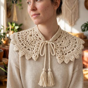 Handmade Crochet Lace Collar, Detachable Peter Pan Collar, Scalloped Ruffle Neckpiece, Cottagecore Accessory, 75+ Colors