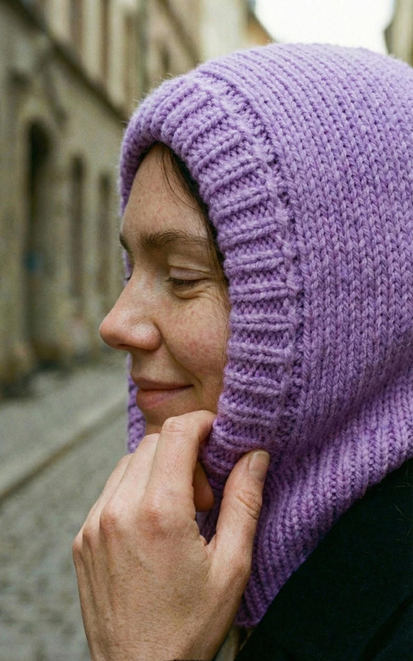 Handmade Knitted Hat + Snood Set — Thick Knit, Cozy Winter Outfity (Purple) Purple Geometries - Hat and Snood – Hobbii main image 3
