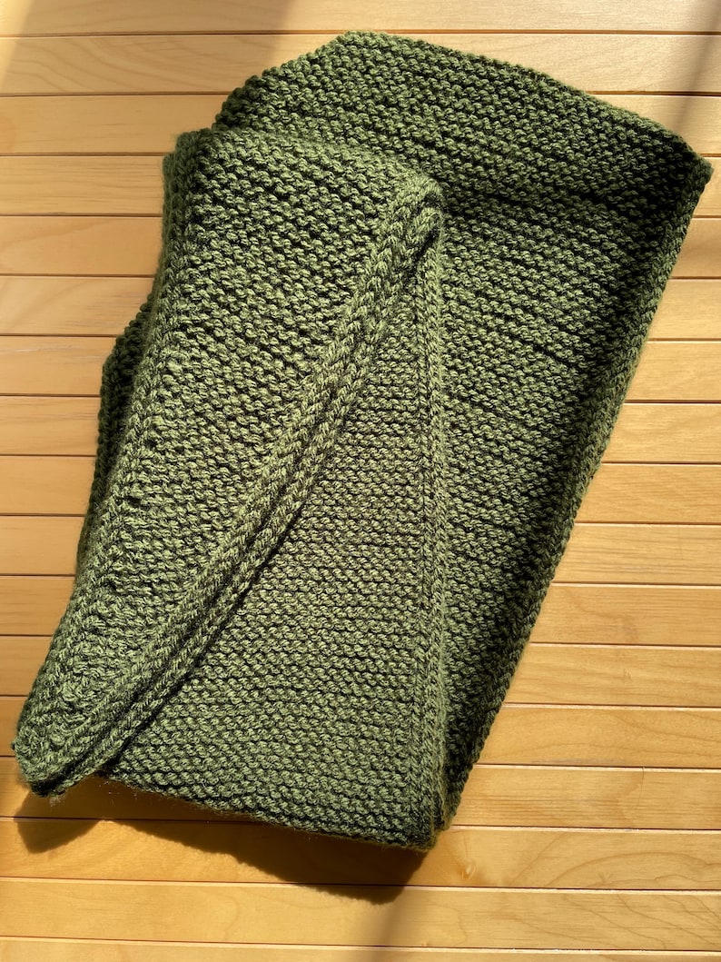 Bufanda Sophie Hood hecha a mano, suave mezcla de mohair, acogedora bufanda de invierno con capucha y cálida capucha roja con lazo para mujer. Verde