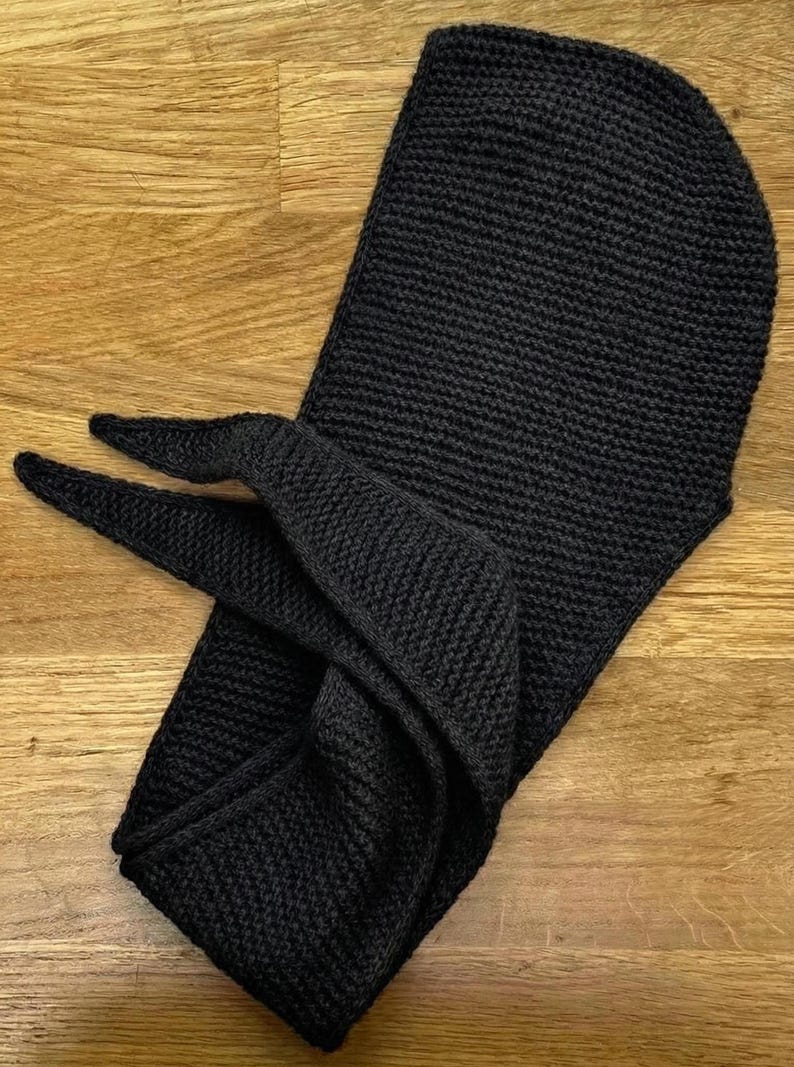 Bufanda Sophie Hood hecha a mano, suave mezcla de mohair, acogedora bufanda de invierno con capucha y cálida capucha roja con lazo para mujer. Negro