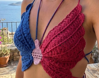 Top all'uncinetto con farfalla per l'orgoglio bisessuale: top in cotone stile Y2K Festival con scollo all'americana.
