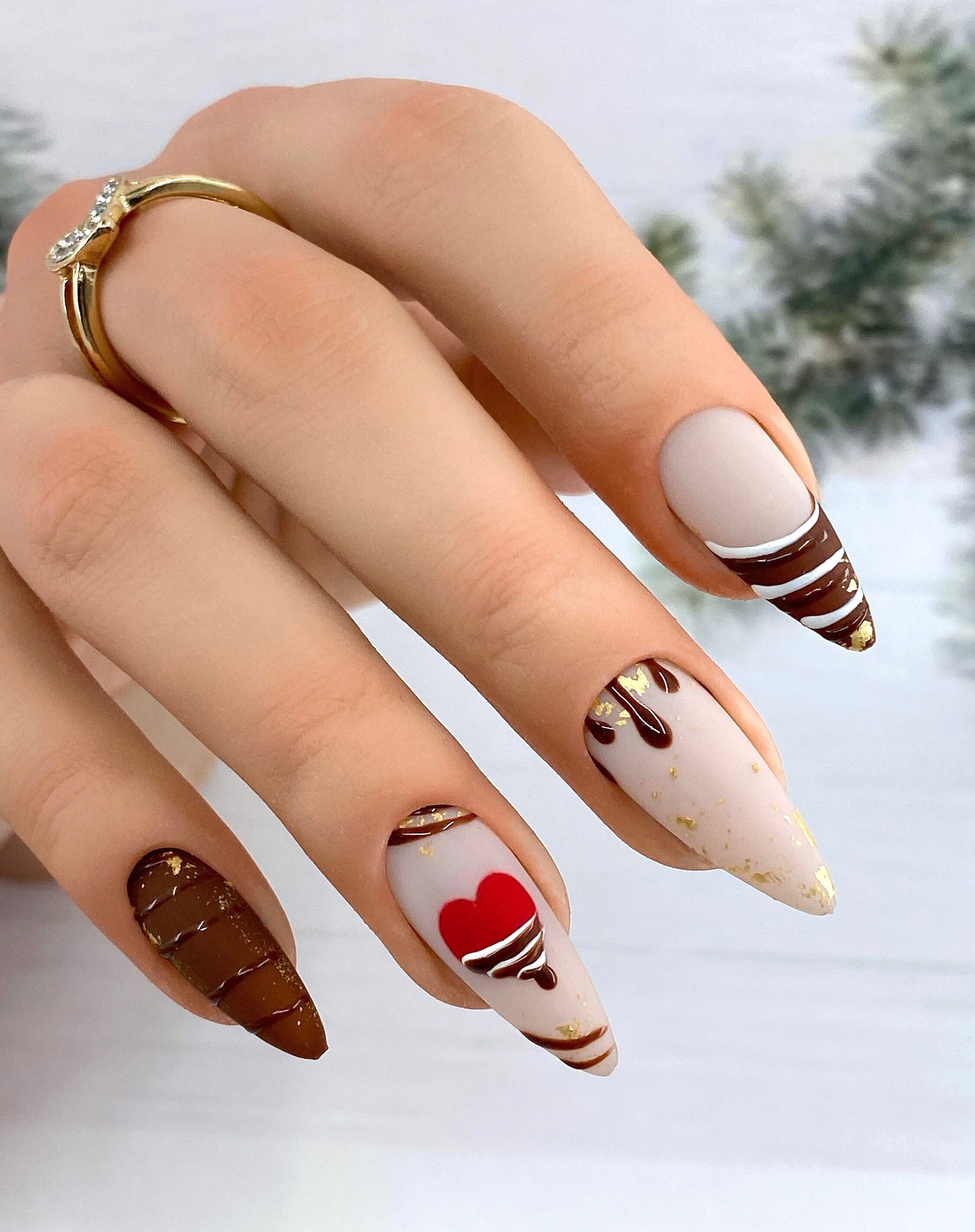 Natal Chocolate Heart Nail Designs