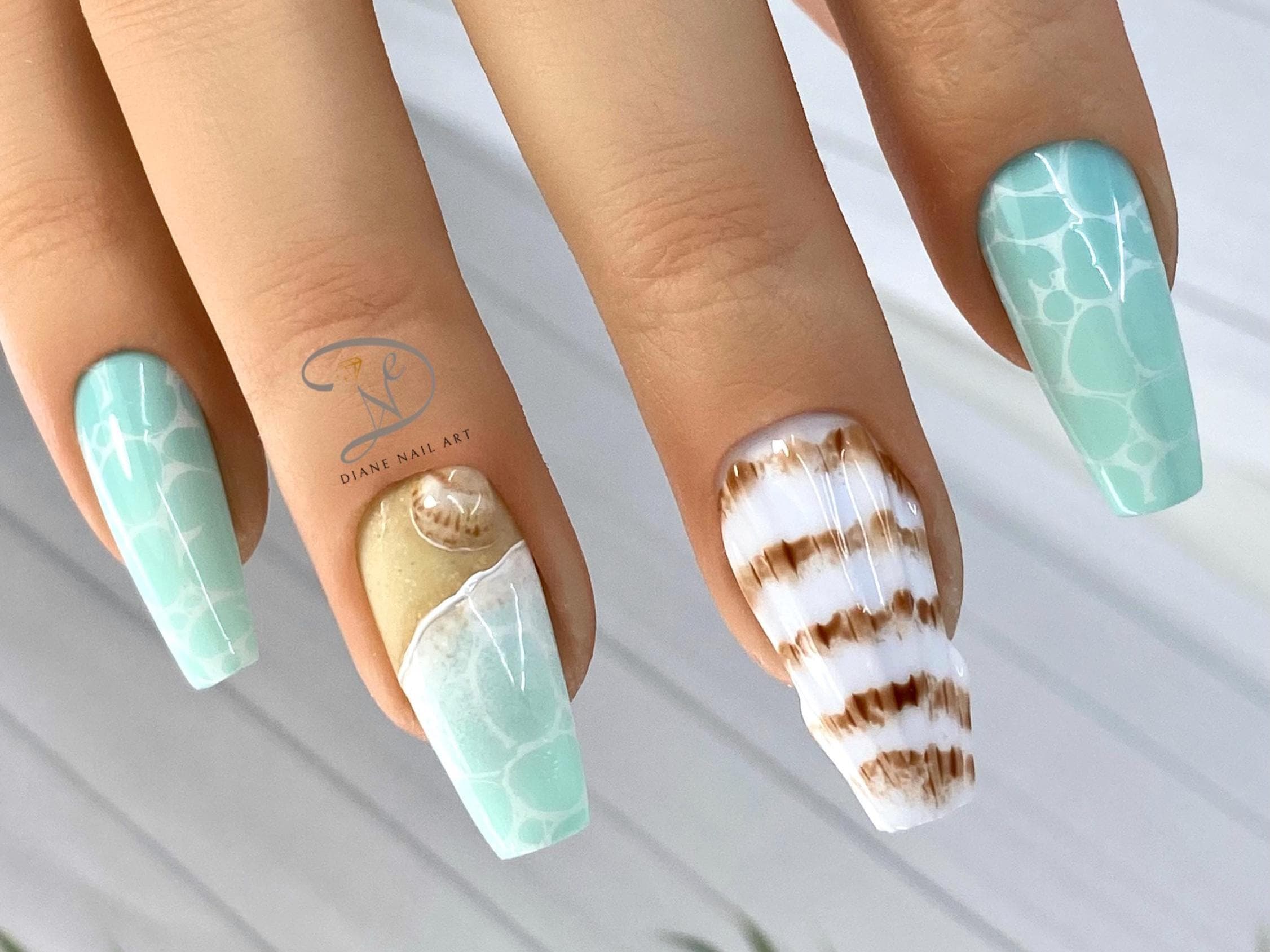 2025 White 3D Beach Nails That Shine