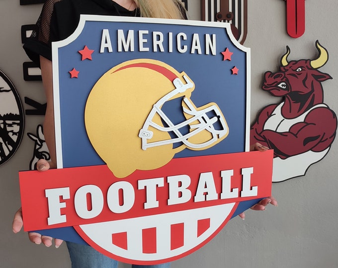 Personalisierbare American Football Logo Wandkunst aus Holz - Individuell bemalt in den Helmfarben Ihres Teams.