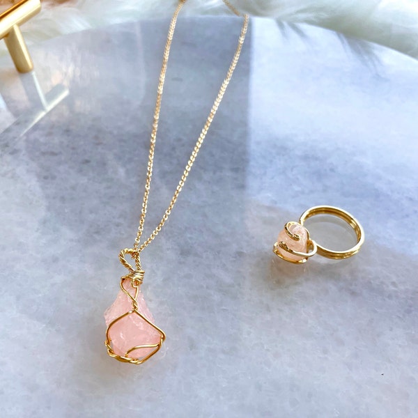 Conjunto de collar y anillo de cristal de cuarzo rosa, piedra natural de oro pequeño, energía positiva, joyería de cristal hecha a mano, regalo para ella