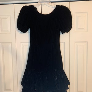 Vintage Victor Costa 1980s Black Velvet Party Cocktail Prom Dress