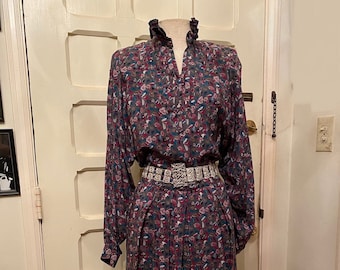 Two Piece Vintage GUCCI Blouse and Skirt set 1980's