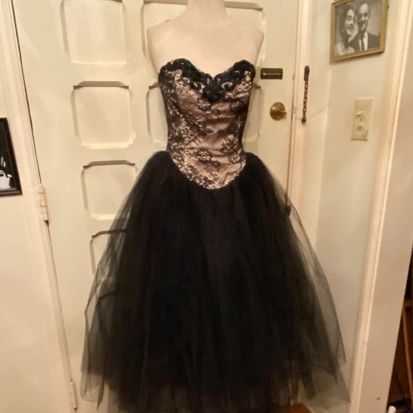 Jessica McClintock Black Prom Dress l Wedding Dress l Gothic Dress l Lace Dress l Quinceanera