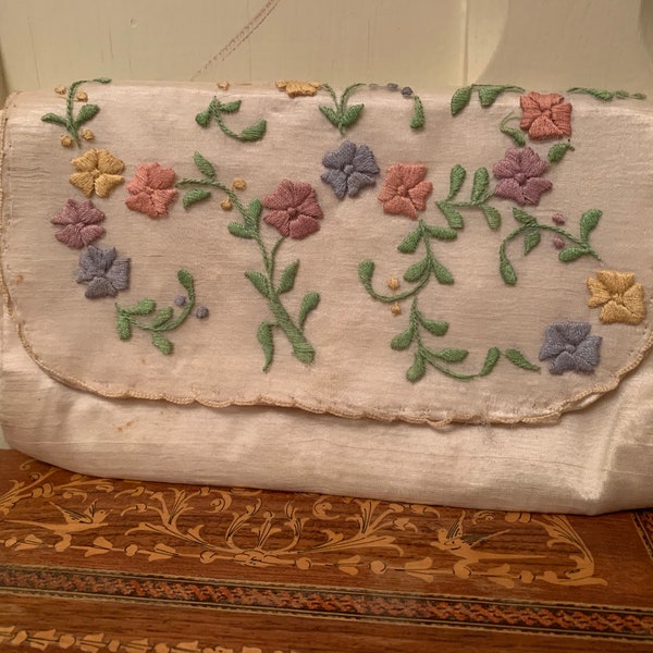 Vintage White Hand Embroidered Clutch Purse I Flower Clutch I Floral Embroidered Purse