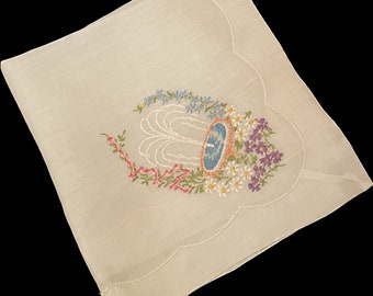 1940's Handkerchief | Embroidered Fountain