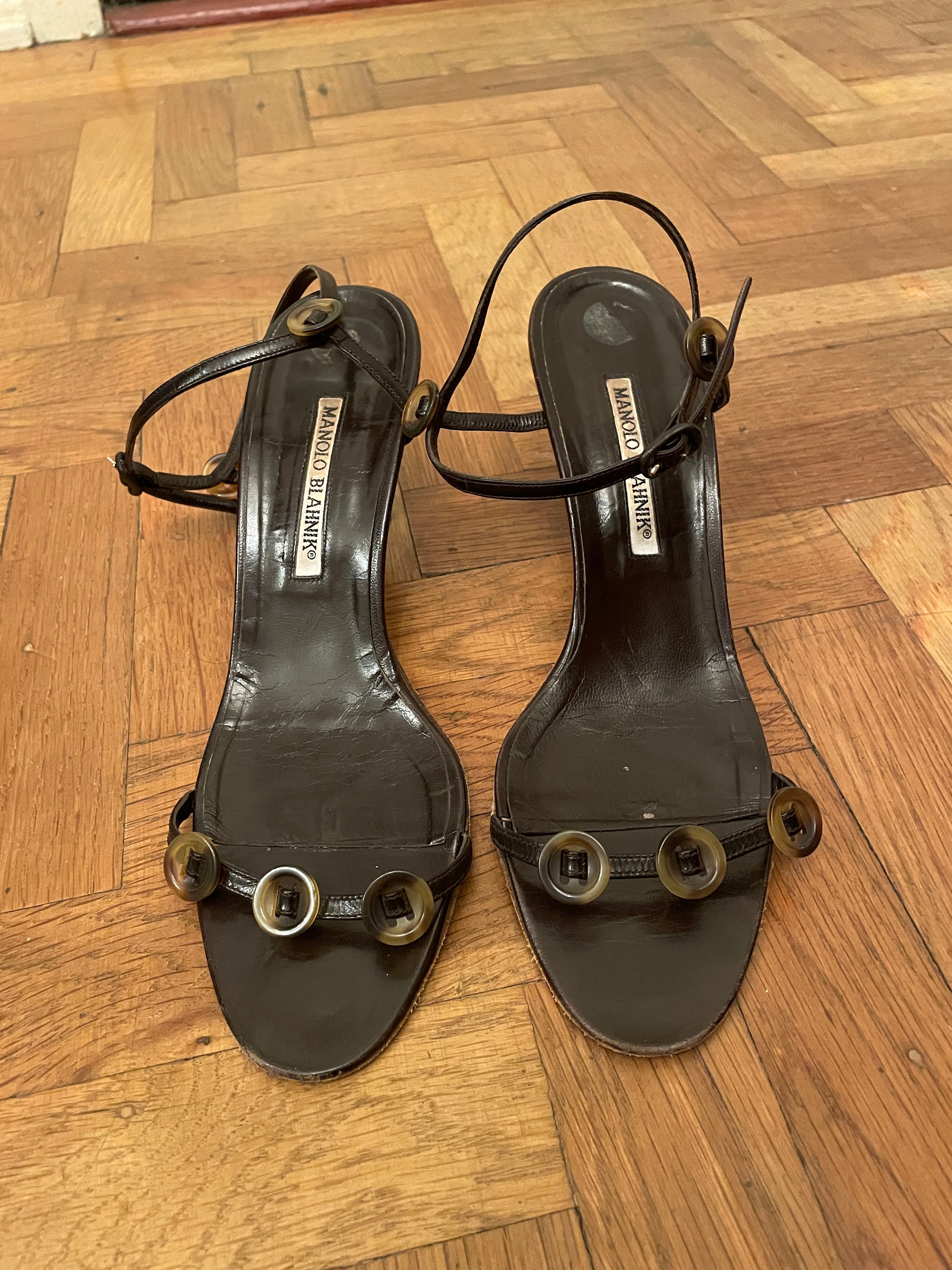 Manolo blahnik strappy heel clearance