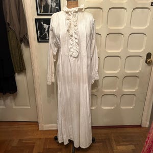 VINTAGE Victorian Nightgown | Early 1900s Gorgeous Night Gown Dress | Antique Finds