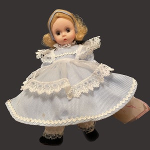1995 Madame Alexander Alice In Wonderland Doll