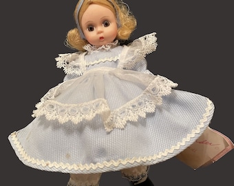 1995 Madame Alexander Alice In Wonderland Doll