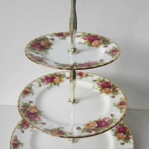 Royal Albert Old Country Roses dreistöckige Etagere Perfekter Zustand englisches Bone China Porzellan