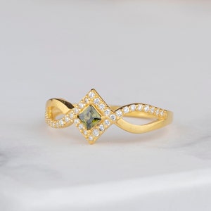 Curved Square Cut Birthstone Ring, Personalized Ring, Handmade Jewelry, Mothers Family Ring, Unique Jewel, Gift For Her, Silver Ring