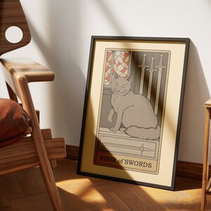 Quatre des affiches de tarot de chats épées | Impressions d'art de cartes de tarot sur le thème des chats | Poster imprimable déco pour les amoureux des chats