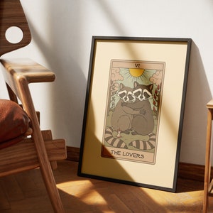 Die Liebenden Waschbär Waschbär Tarot Poster | Tarot Wohnkultur | Tarot Wandkunst Tarot Karte druckbares Poster