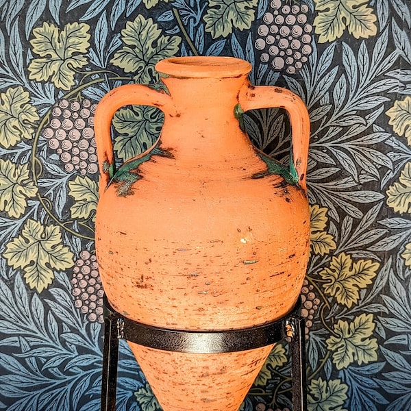 Dekorative Terrakotta Amphore, handgefertigte griechische Keramikvase, antikes römisches Tonglas, handgefertigtes traditionelles Gefäß