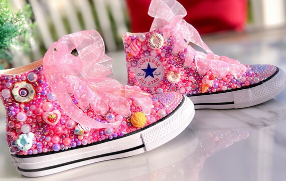 Adult pink converse 2025