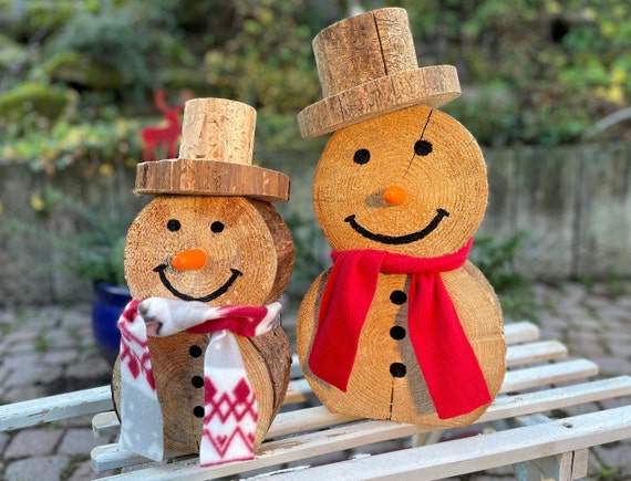 Schneemann aus Holz, Winterdeko, Weihnachtsdeko, Gartendekoration, Schneemann aus Holzscheiben/Baumscheiben, Outdoordeko, Winterdeko Garten