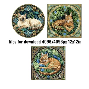 Könnte beinhalten: Drei digitale Kunstdrucke mit Katzen in einer üppigen grünen Gartenlandschaft. Die Katzen sind von Blumen und Blättern umgeben, und der Hintergrund ist dunkelblau mit goldenen Akzenten. Die Drucke sind quadratisch und messen 30,5x30,5 cm.