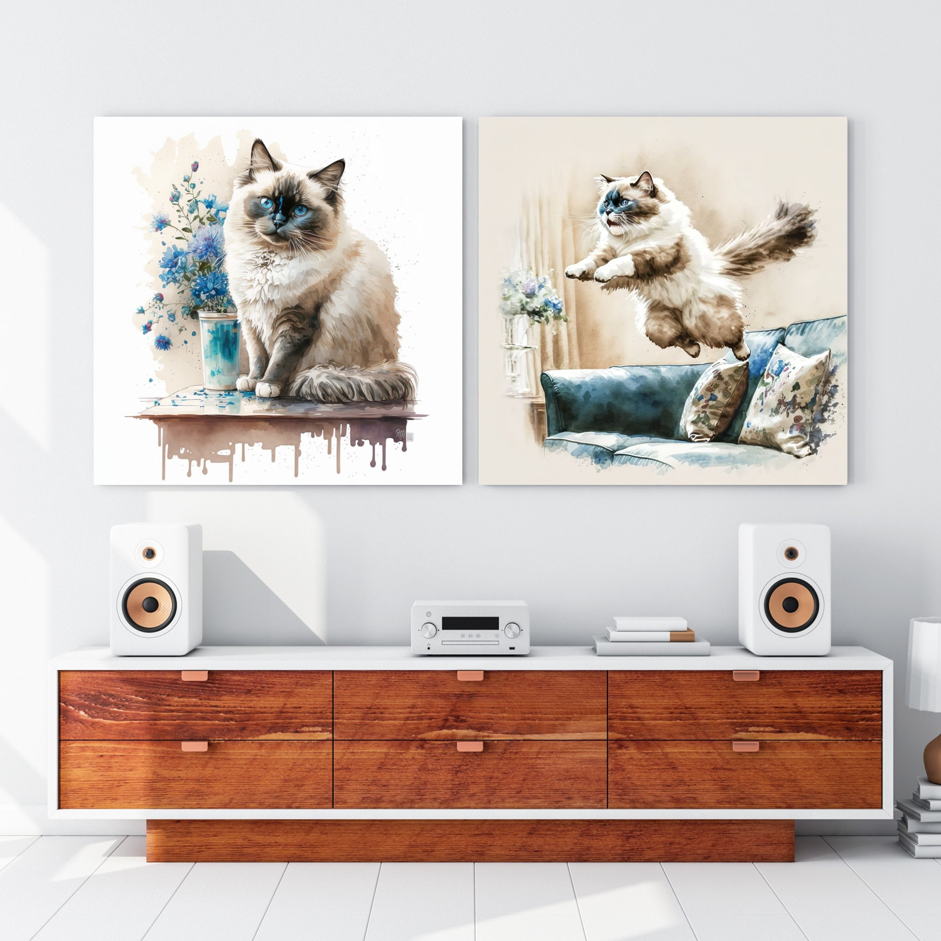 Un chat Ragdoll parmi les fleurs roses. Affiche d'extérieur 90x60 cm - Toile de jardin