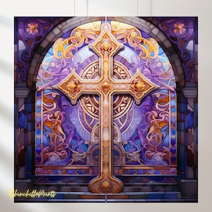Peut inclure: Une fenêtre en vitrail avec une grande croix dorée au centre. La croix est entourée de motifs complexes en violet, bleu et or. La fenêtre est placée dans une arche en pierre.