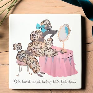 Vintage poedel PNG, moderne roze poedelkunst uit het midden van de eeuw, poedels uit de jaren 1950, retro honden, instant download afdrukbare kitsch verwenhond, strikken svg