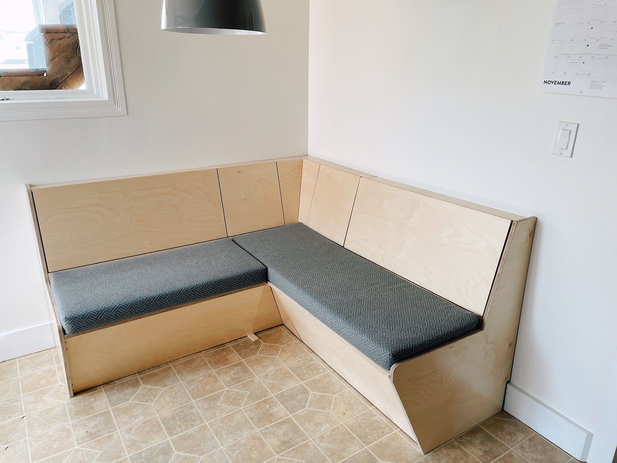 14 Clever Design Ideas for Banquette Benches with Storage