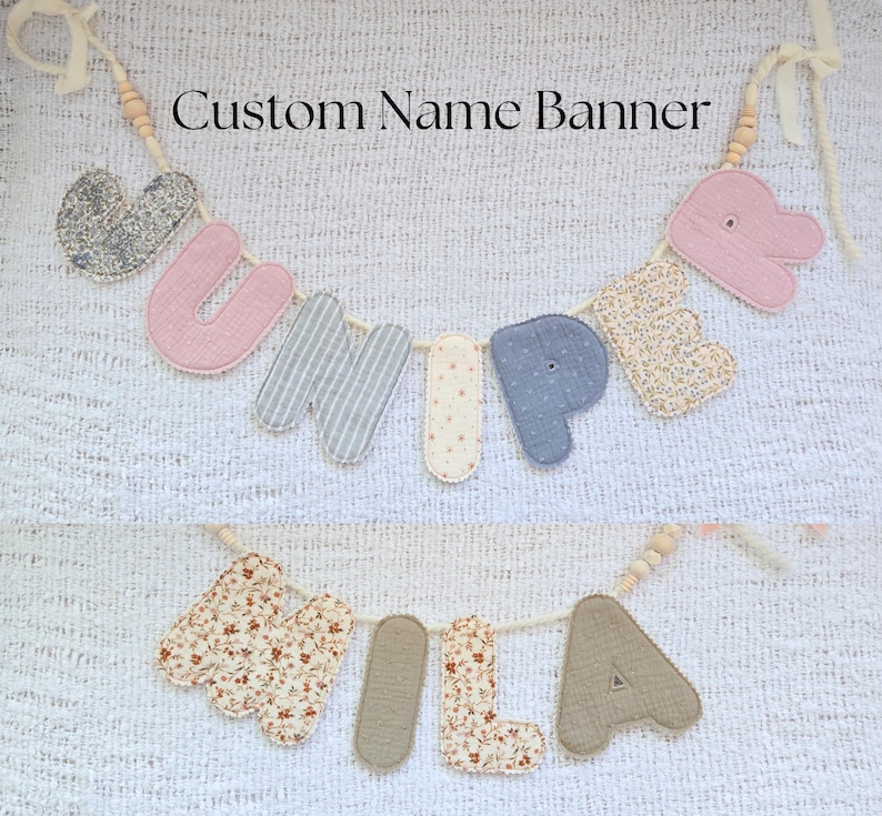 Op de afbeelding: Een gepersonaliseerde naamvlag met stoffen letters in verschillende patronen en kleuren, waaronder roze, blauw en bloemenprints. De vlag spelt "UNIQUE" en "MILA" op een neutrale achtergrond. De tekst "Custom Name Banner" staat erboven.