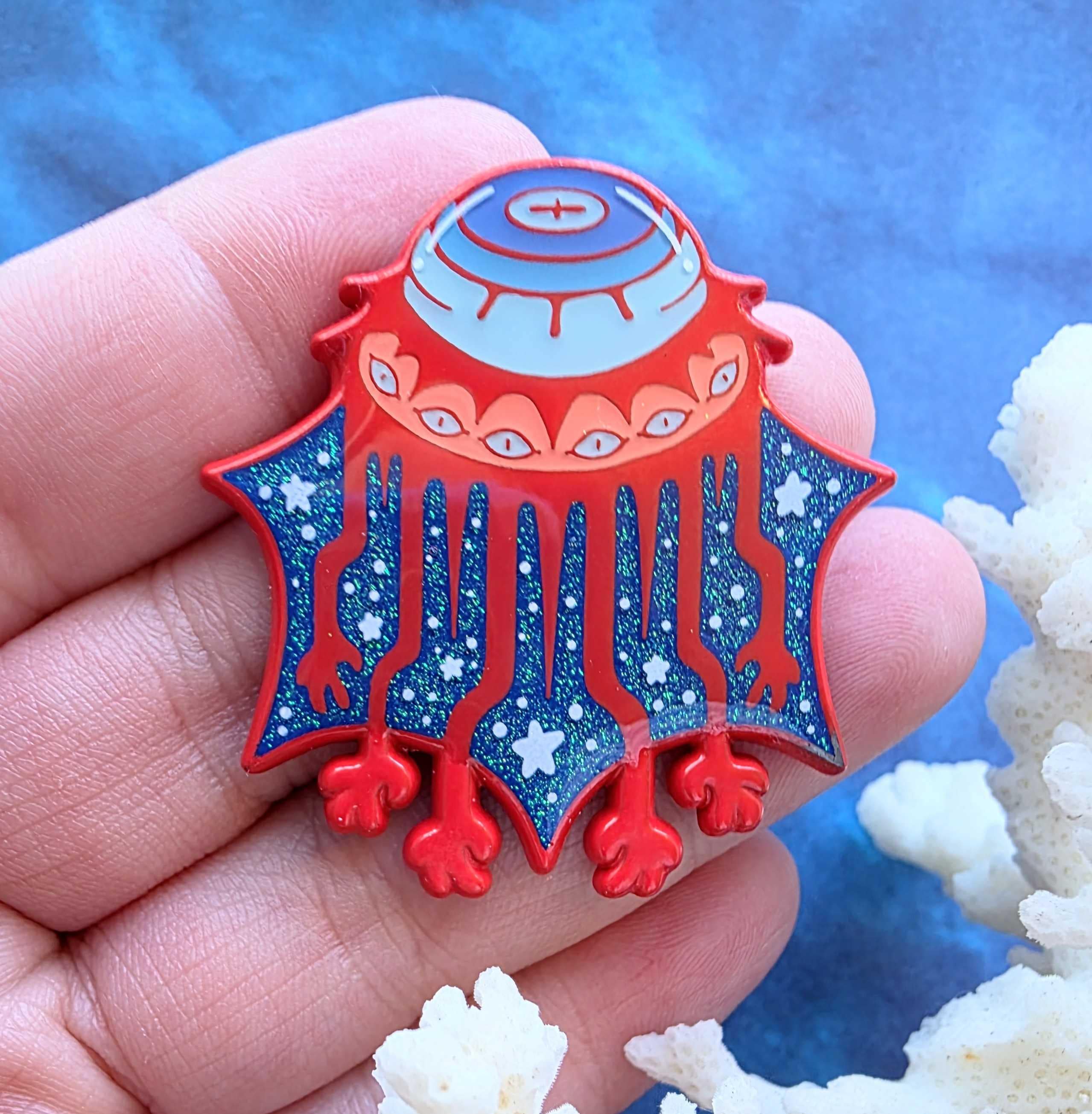 アトラの目 | 限定版 天使のようなクラゲのエナメルピン - Etsy 日本