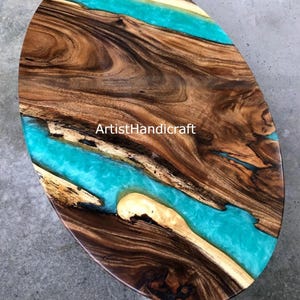 Mesa de centro de resina epoxi única, mesa auxiliar ovalada, mesa central personalizada, decoración del hogar personalizada, regalos hechos a mano