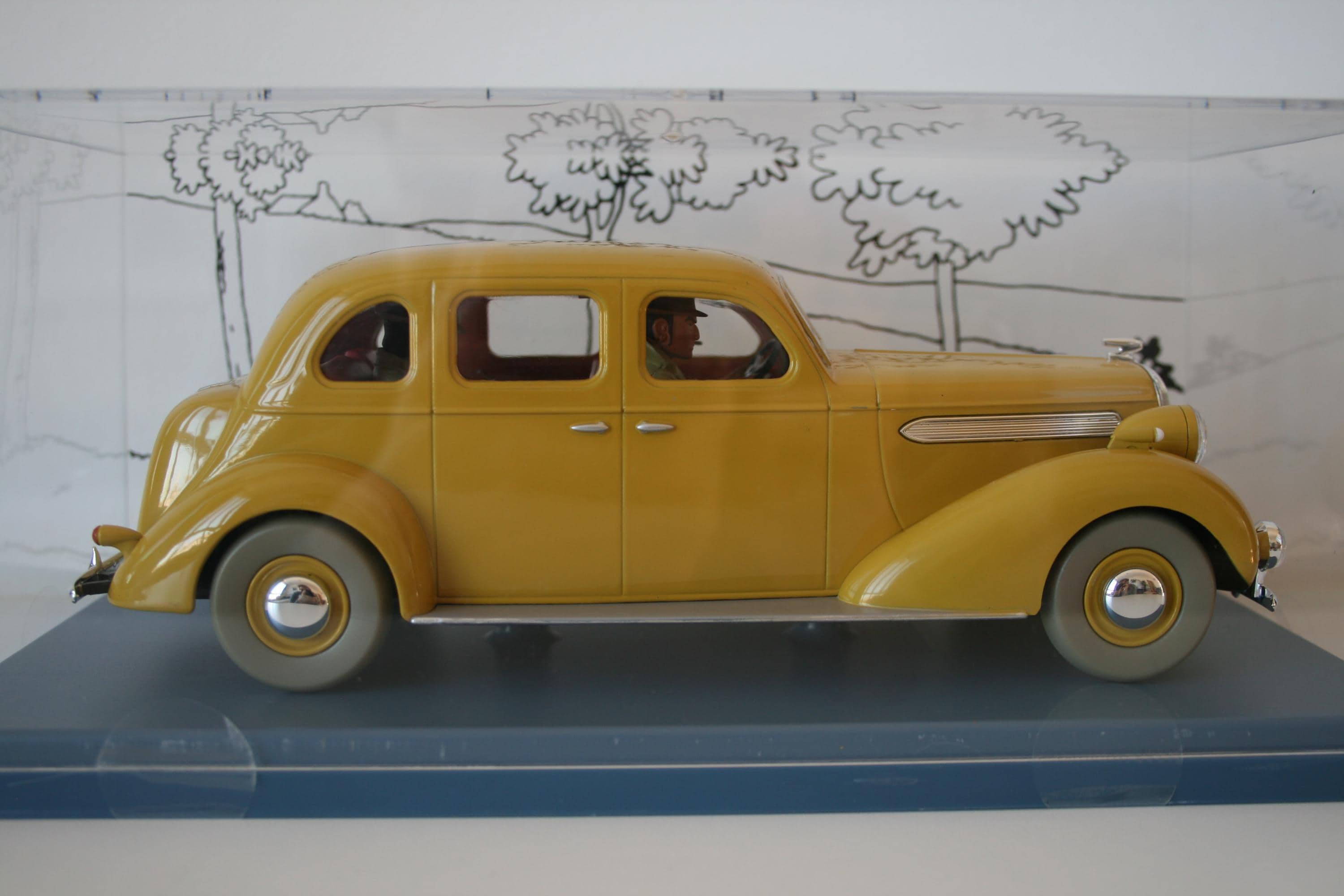 Voiture Tintin 1/24.Conduite intérieur beige - Collection
