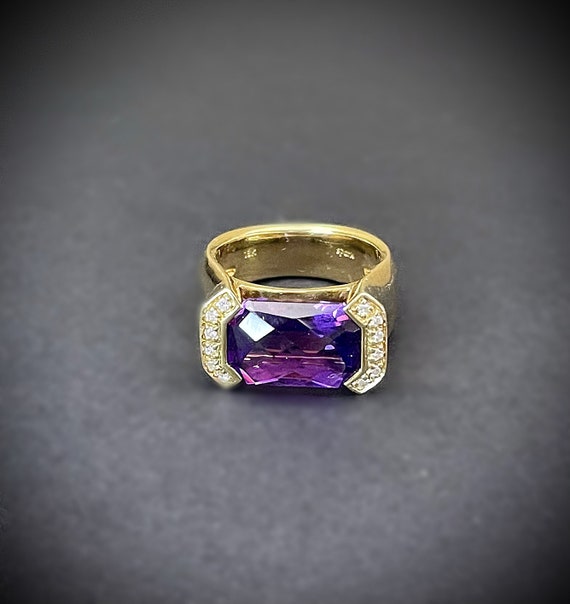 18k Gold Amethyst With Accent Diamonds Ring.