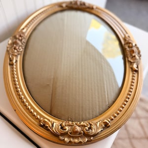 Vintage Gold Oval Convex Glass Frame - Ornate Baroque Style