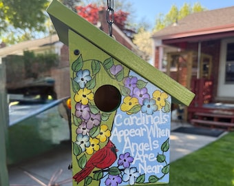 Cardinal Memorial Birdhouse – “When Cardinals Appear, Angels Are Near” – Hand-Painted Tribute – Outdoor Ready