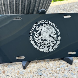 Mexican Flag Front/Decorative License Plate