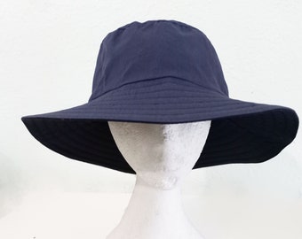 Men's large Bucket Sun Hat in Reversible Navy cotton fabric. Large 61 cm