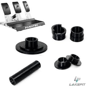 Könnte beinhalten: Ein schwarzes Fanatec-Pedalset mit drei Pedalen und einer Basis, begleitet von mehreren schwarzen, 3D-gedruckten zylindrischen und geflanschten Distanzstücken oder Buchsen in verschiedenen Größen. Der Markenname Fanatec steht auf der Basis und das LakePit-Logo ist unten rechts zu sehen.