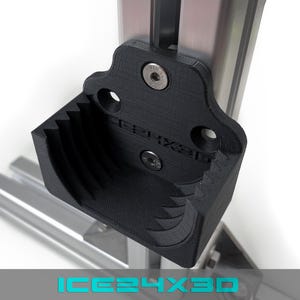Steering wheel mount for Thrustmaster T300/T500/TS/TX – Universal mount for attaching to an aluminum sim rig or to a wall – robust & compact